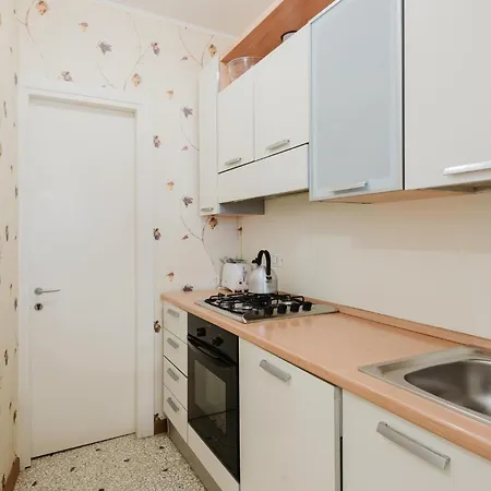 In With Kitchen * Venecia